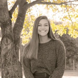 Meet your Posher, Emily